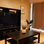 Riverside 3 Bed 2 Bath Apartment- Free Parking