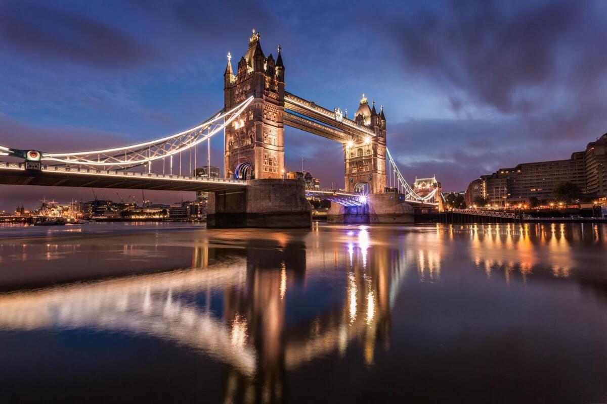 Riverside 3 Bed 2 Bath Apartment- Free Parking Appartement *
